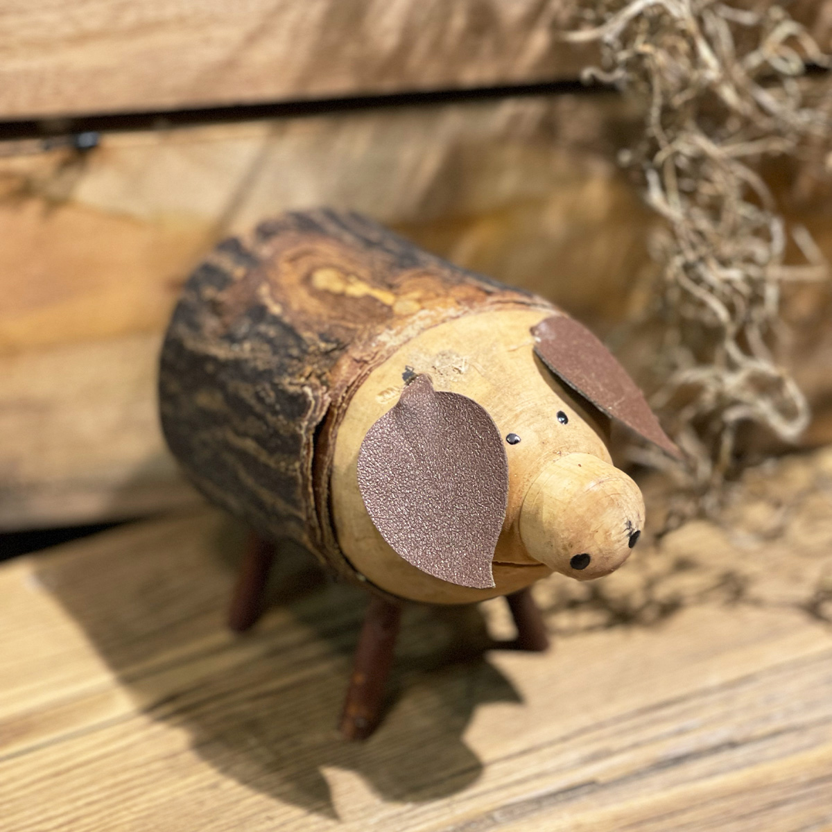 Deko Schwein natur,  Schweinchen aus Naturholz mit Rinde, 9cm