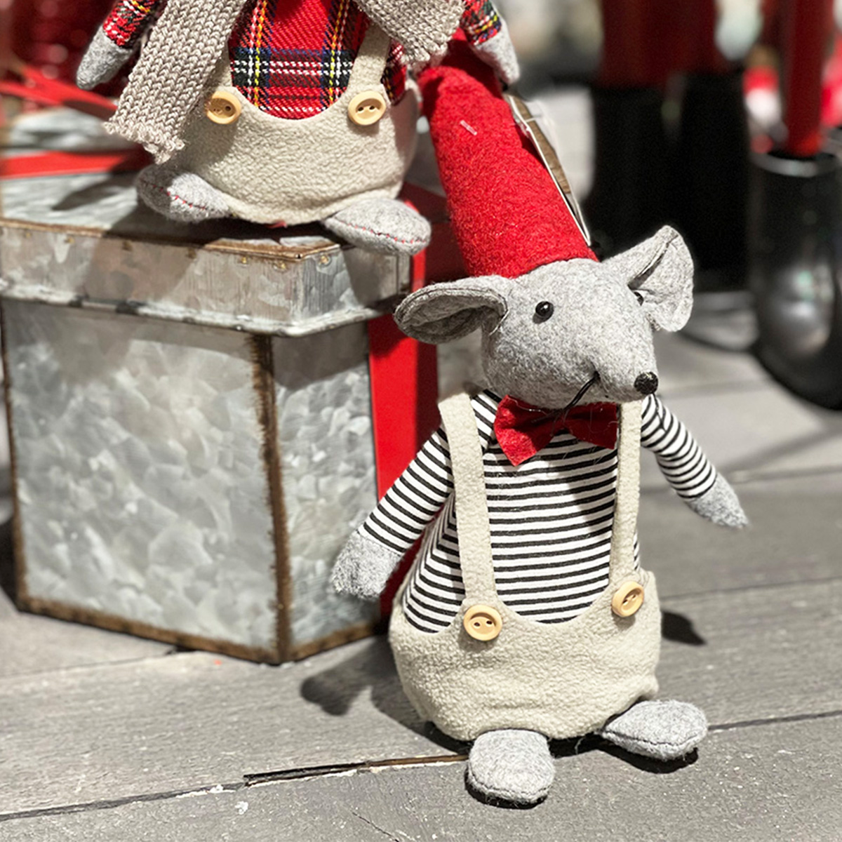 Deko Wichtel Maus, Weihnachtsmaus Ben Elias, Ringelshirt mit Fliege, rot/grau, 34cm