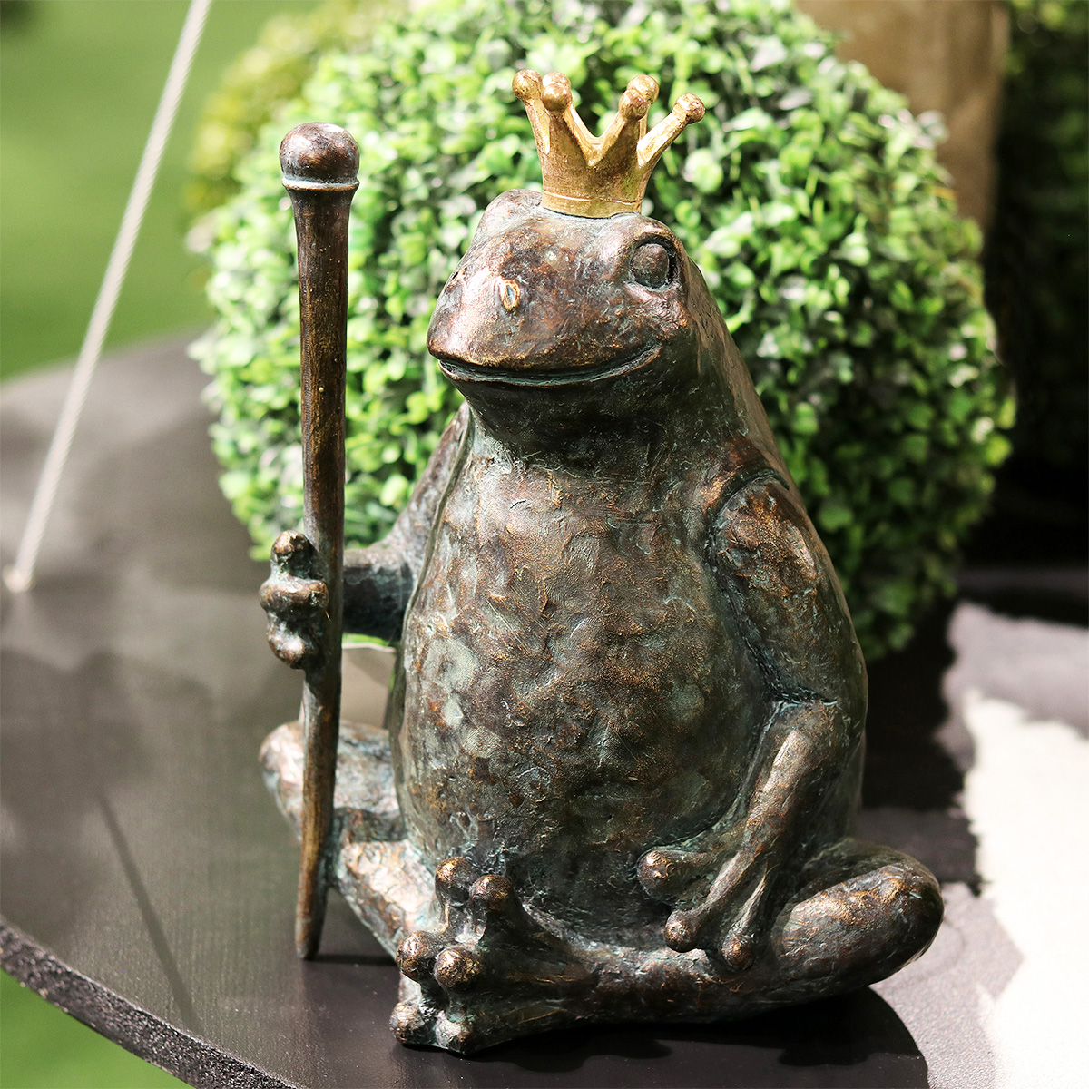Deko Frosch, Froschkönig mit Krone und Zepter, antiklook , 29cm, Resin